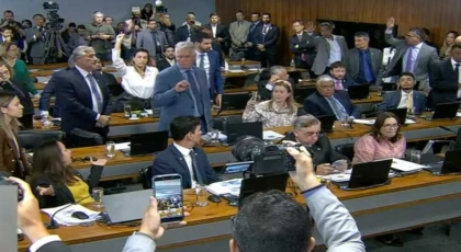 Com votos contr&aacute;rios de paraibanos, sigilo do filho de Lula &eacute; quebrado; CPMI tem confus&atilde;o