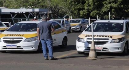 Governo federal muda regra e acaba com prova de baliza para tirar CNH