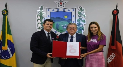 Jo&atilde;o assina protocolos para campanha de combate &agrave; viol&ecirc;ncia contra a mulher