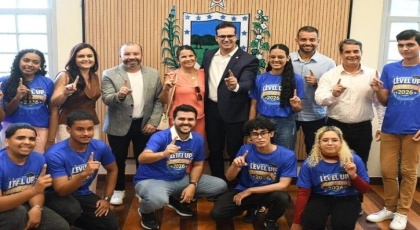 Lucas Ribeiro recebe aprovados no Sisu e reafirma compromisso do Governo com educa&ccedil;&atilde;o da Para&iacute;ba