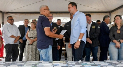 Governador Lucas Ribeiro refor&ccedil;a pol&iacute;tica de seguran&ccedil;a com devolu&ccedil;&atilde;o de 500 celulares pela Opera&ccedil;&atilde;o Recupera