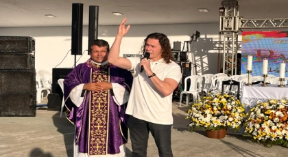 Durante Missa, Reitor do Santu&aacute;rio Padre Ibiapina agradece a Veneziano recursos j&aacute; destinados para a reestrutura&ccedil;&atilde;o do local