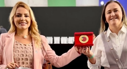 Em Bras&iacute;lia: Prefeita de Santana dos Garrotes celebra a conquista do Selo Ouro Compromisso Com a Alfabetiza&ccedil;&atilde;o